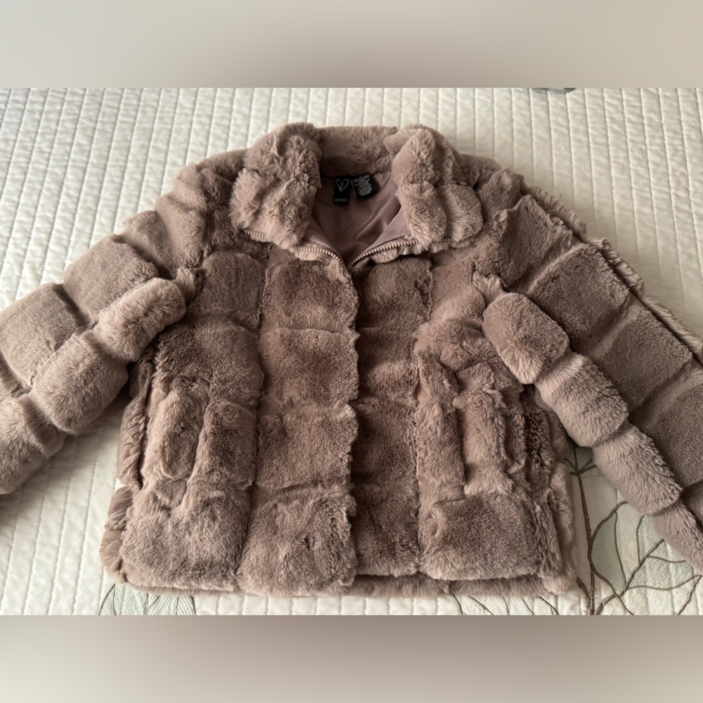 Plush Faux Fur Jacket in Taupe